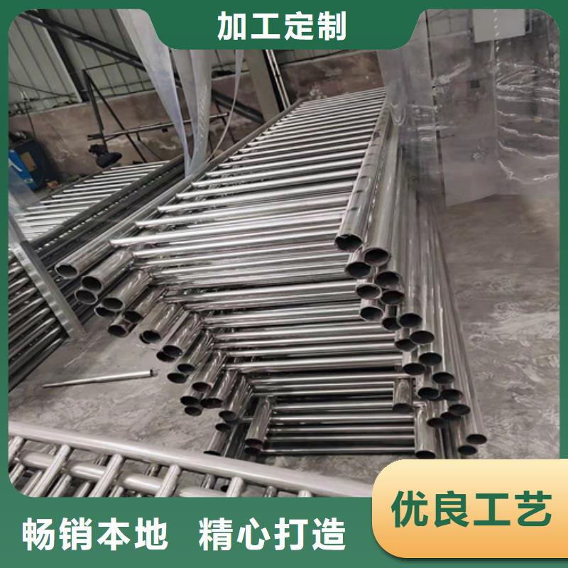有现货的道路护栏图片厂家