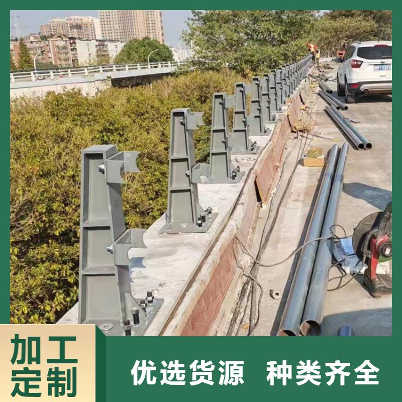 天桥不锈钢防撞灯箱氟碳漆护栏设备精良