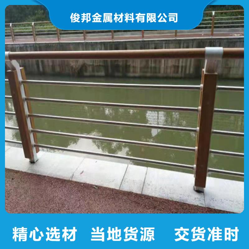 防撞护栏_人车分流栏产品实拍
