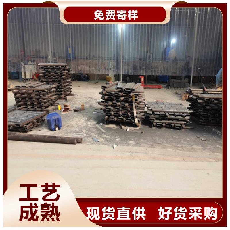 桥梁护栏经久耐用