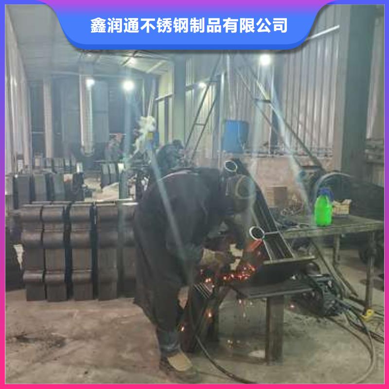 防撞护栏市政护栏厂家技术完善