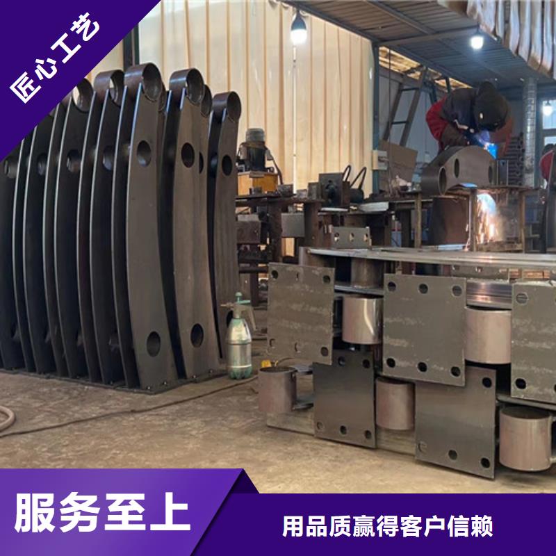 路边防撞护栏品种多样