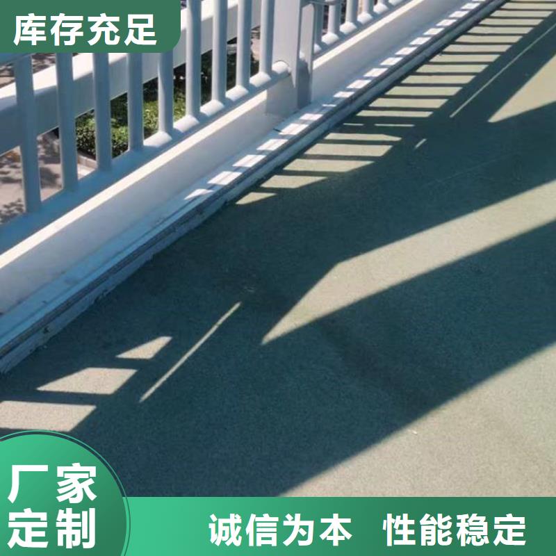 护栏国道抗冲击围栏来电咨询