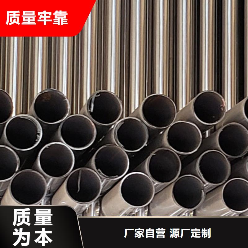 护栏_国道抗冲击围栏细节展示