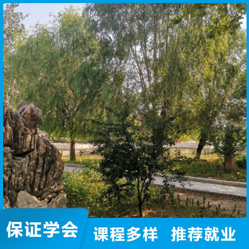 挖掘机培训学校虎振挖掘机怎么样手把手教学